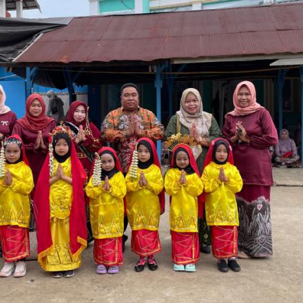 Dari Pakaian Adat hingga Kostum Profesi, Meriahnya Peringatan Hari Kartini di Desa Simpang Tiga 